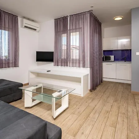 Apartmán Life Sea View & Pools
