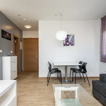 Apartmán Life Sea View & Pools Zečevo