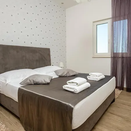 Apartmán Life Sea View & Pools