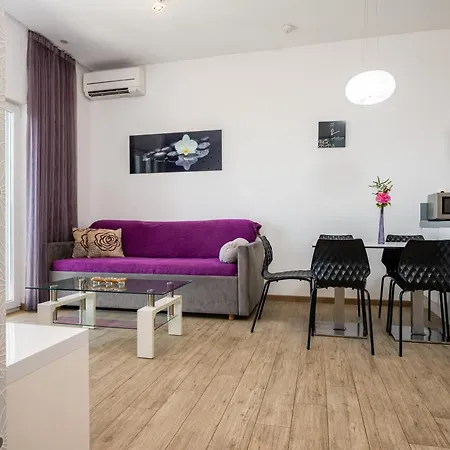 Apartmán Life Sea View & Pools