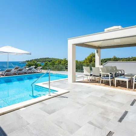 Life Sea View & Pools Apartmán