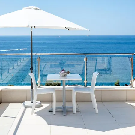 Life Sea View & Pools *